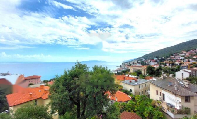 Четырехкомнатная квартира в центре Опатии