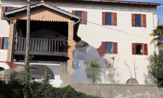 Семейный дом 375 м², Побри