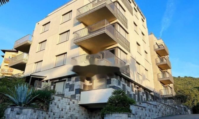 Трехкомнатная квартира, Центр