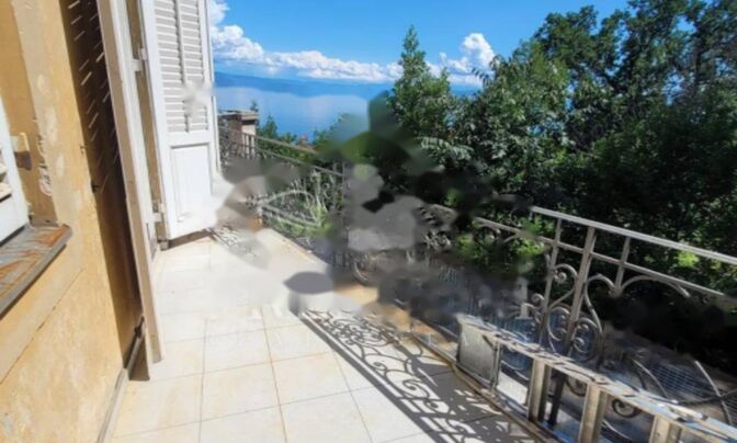 Четырёхкомнатная квартира в центре Опатии