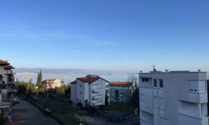 Четырехкомнатная квартира в центре Опатии