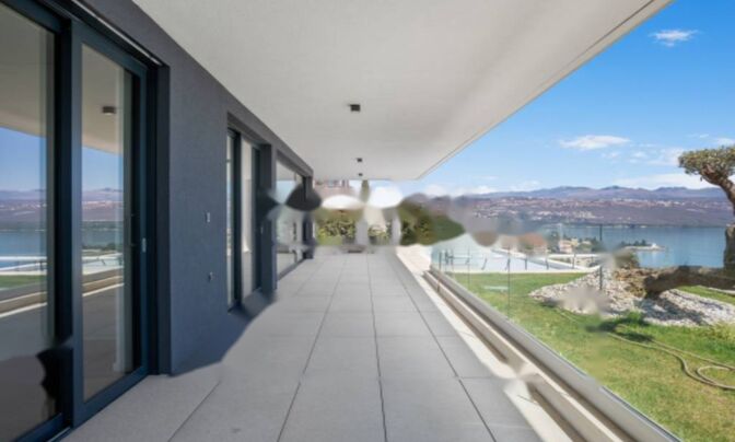 Четырехкомнатная квартира в центре Опатии