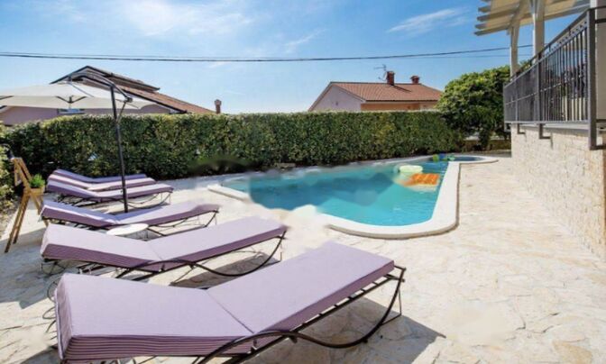 Семейный дом 150 м² в Побри