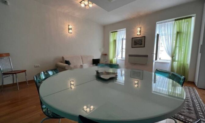 Двухкомнатная квартира, Центр