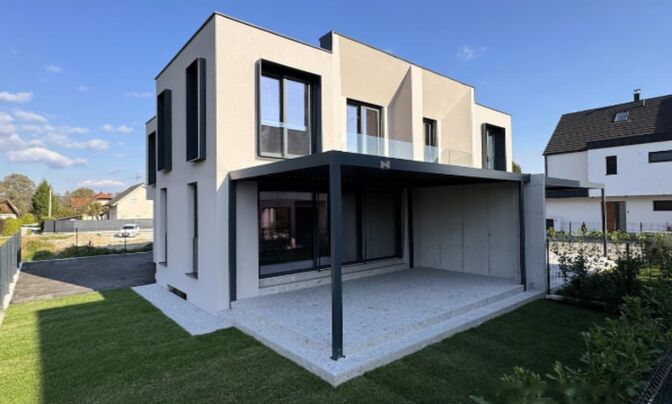 Двухэтажный дом в Чрна-васи