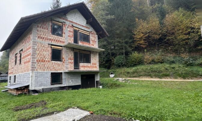 Дом в Залоге с возможностью двух квартир