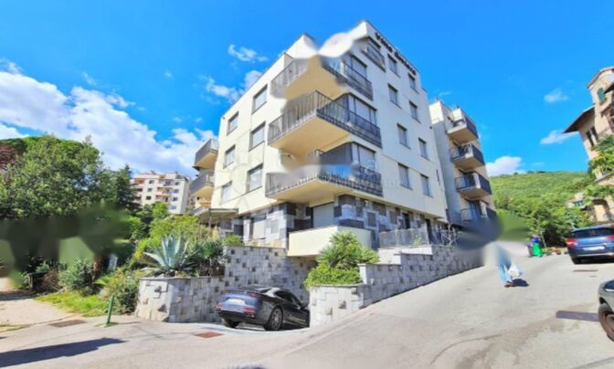 Четырёхкомнатная квартира в центре 