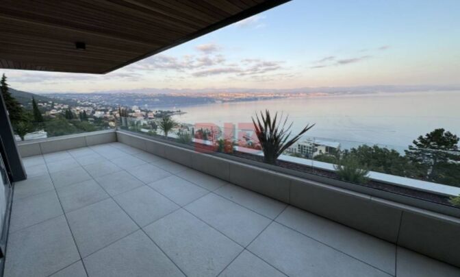 Трехкомнатная квартира в центре