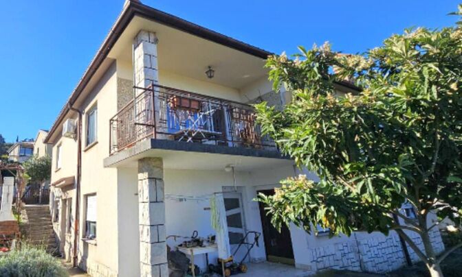 Дом, Копер, Семедела