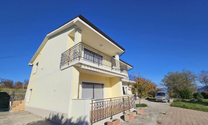 Двухэтажный дом Новый Изола