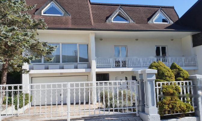 Дом с террасой Чрнуче