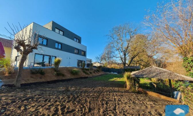 Дом у воды в Новом Трново