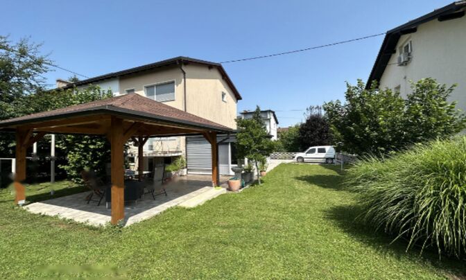 Дом с террасой Нова Любляна Мосте Кашель