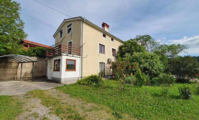 Двухэтажный дом Драгонья