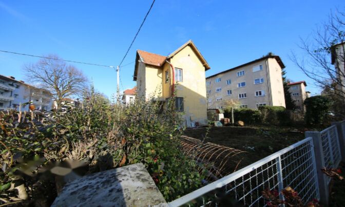 Дом на Обирской улице