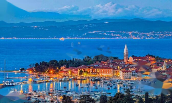 Квартира 3-комнатная Изола