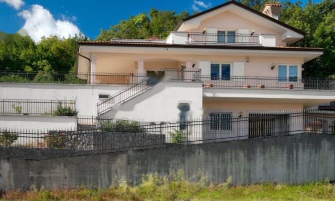 Семейный дом 300 м², Центр, Опатия