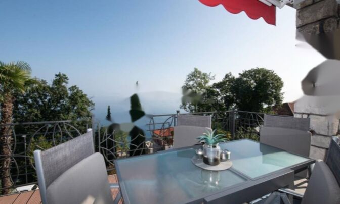 Четырехкомнатная квартира в центре Опатии