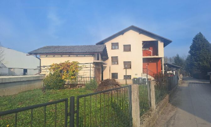 Участок под застройку в Лубляне, Вич, Долги мост.