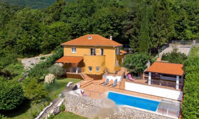 Семейный дом 300 м², Центр, Опатия