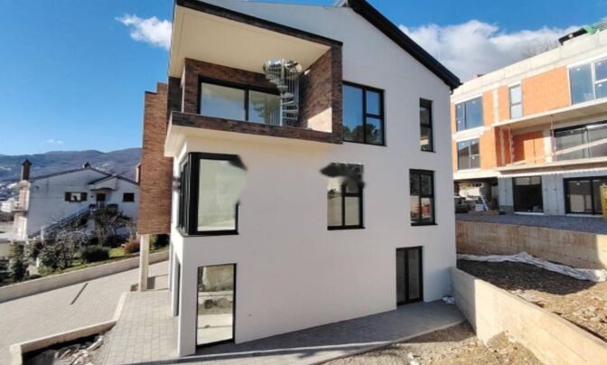 Четырехкомнатная квартира в центре Опатии