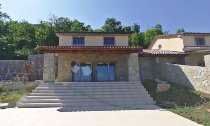 Семейный дом 400 м², Опация