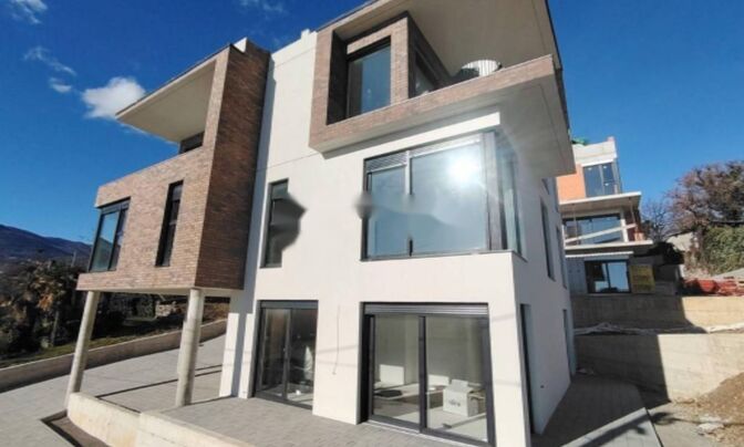 Четырехкомнатная квартира в центре Опатии