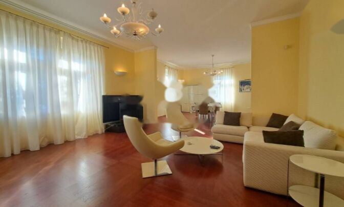 Трехкомнатная квартира в центре