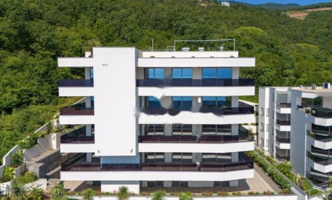 Трехкомнатная квартира в центре