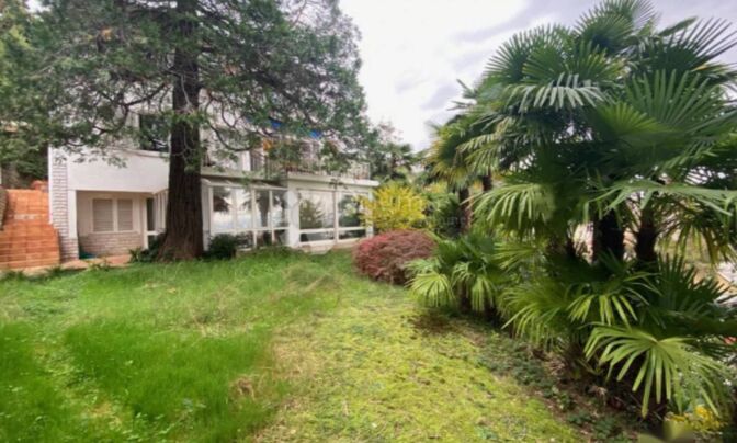 Семейный дом 200 м², Центр, Опатия