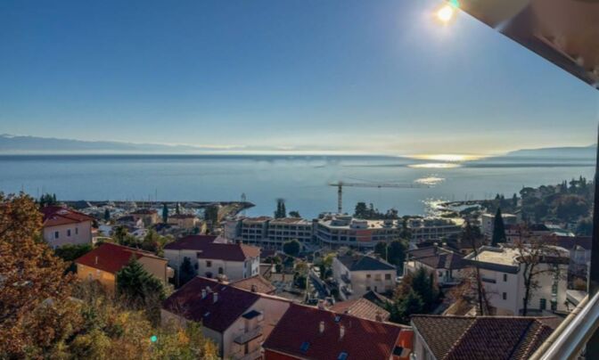 Трёхкомнатная квартира в центре Опатии