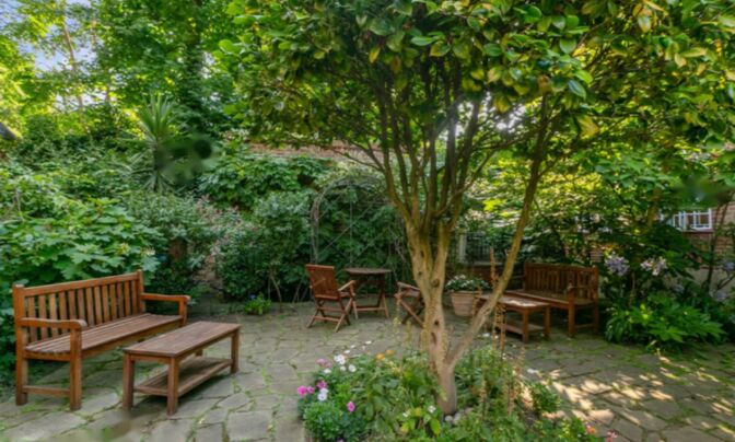 Chelsea Manor Gardens