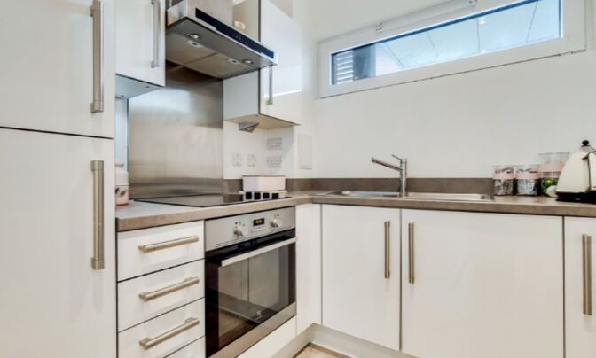 Spectrum Way, Wandsworth