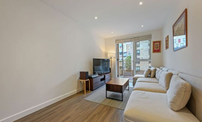 Munster Court, Acton Gardens