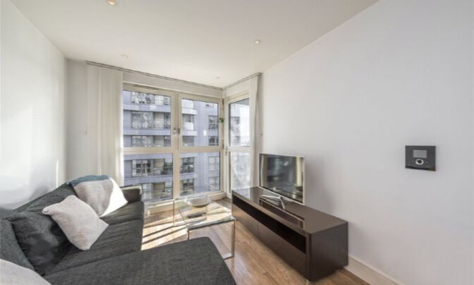 Queensland Road, Holloway