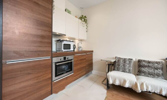 Bromyard Avenue, Acton