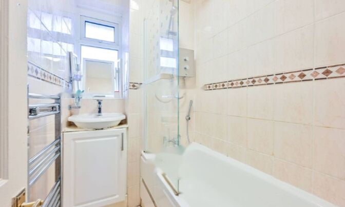 Staple Street, Borough