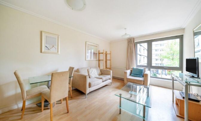 Victoria Road, Acton