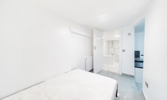 Rosebery Gardens, Crouch End