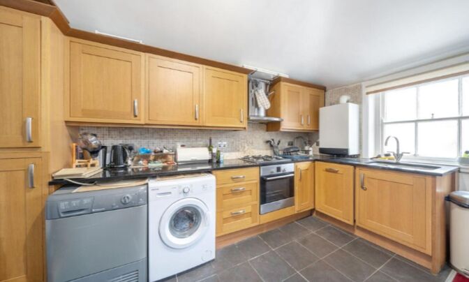 Albert Square, Stockwell