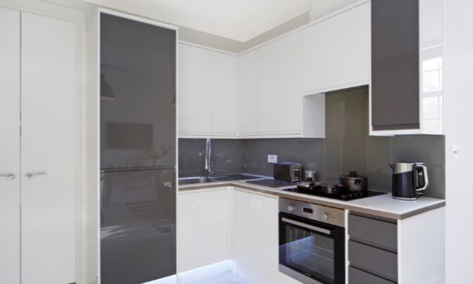 Meriden Court, Chelsea Manor Street