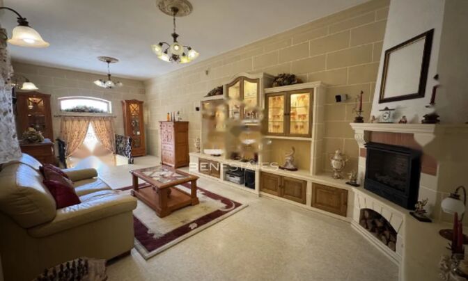 Central Qormi Apartment