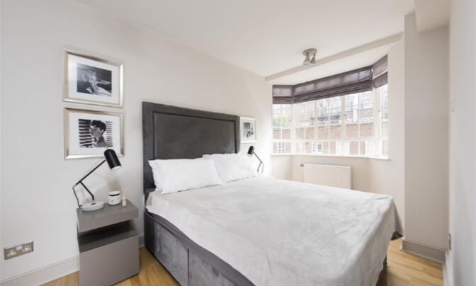 Chelsea Cloisters, Sloane Avenue