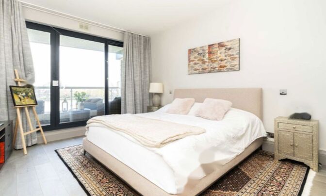 Chelsea Crescent, Chelsea Harbour