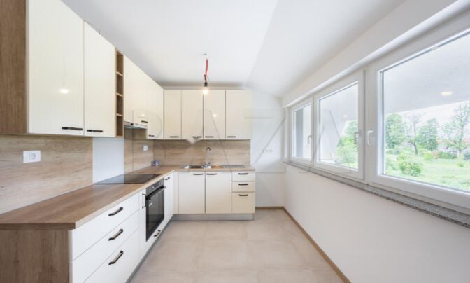 Квартира, 3-комнатная Снеберье