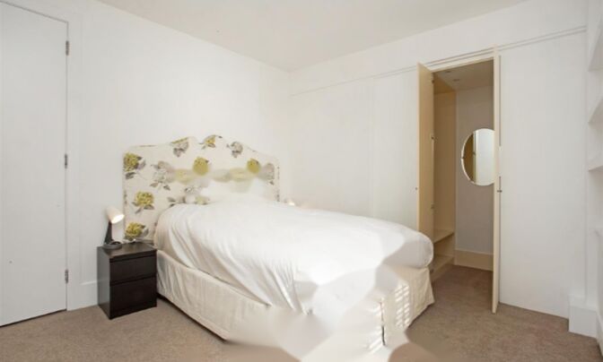 Swan Court, Chelsea Manor Street