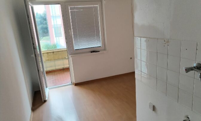 Двухкомнатная квартира в Изоле