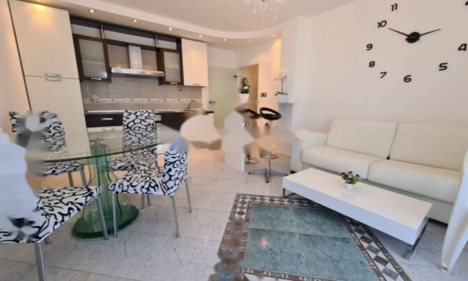 Четырехкомнатная квартира, Опатия