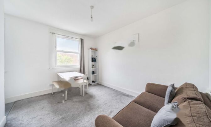 Camberwell Station Road, Camberwell