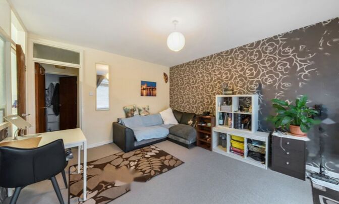 Renfrew Road, Dryden Court Renfrew Road